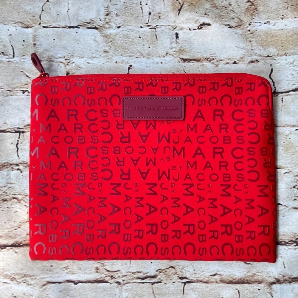 Marc Jacobs Red Maroon Monogram Padded Tablet Sleeve Logo Case Pouch 10.5 x 8